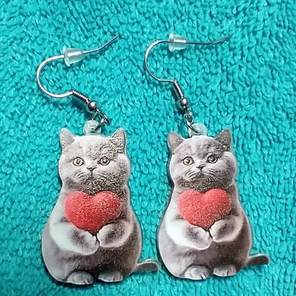 Grey cat with red heart wire dangle earrings valentine valentines day